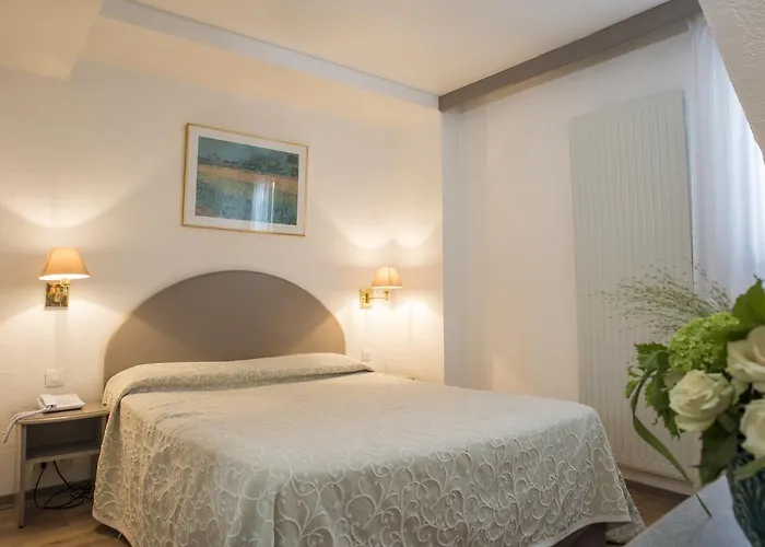 Otel Royal Bastille 2*