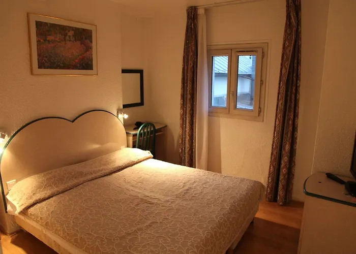 Royal Bastille Otel 2*