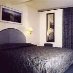 Royal Bastille Hotel 2*