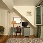 Royal Bastille Hotel 2*