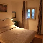 Royal Bastille Hotel 2*